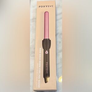 FoxyBae 25mm curling wand. Brand new never used, but taken out of box.